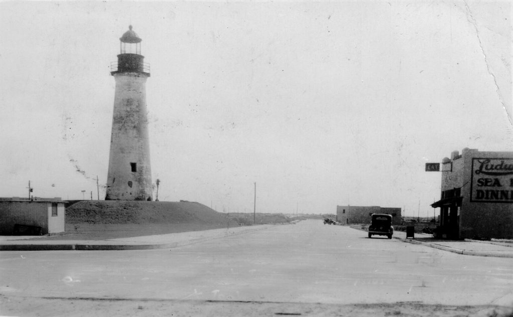 Maxan St. in downtown Port Isabel, Texas. From east to west. ca. 1940s.